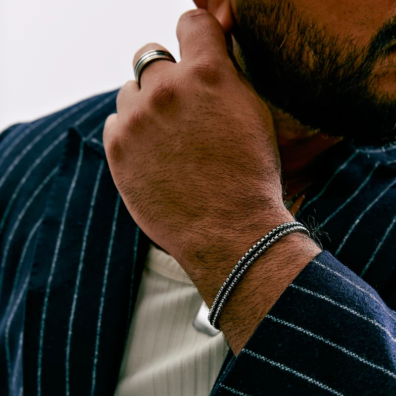 Gefesseltes Gliederarmband
