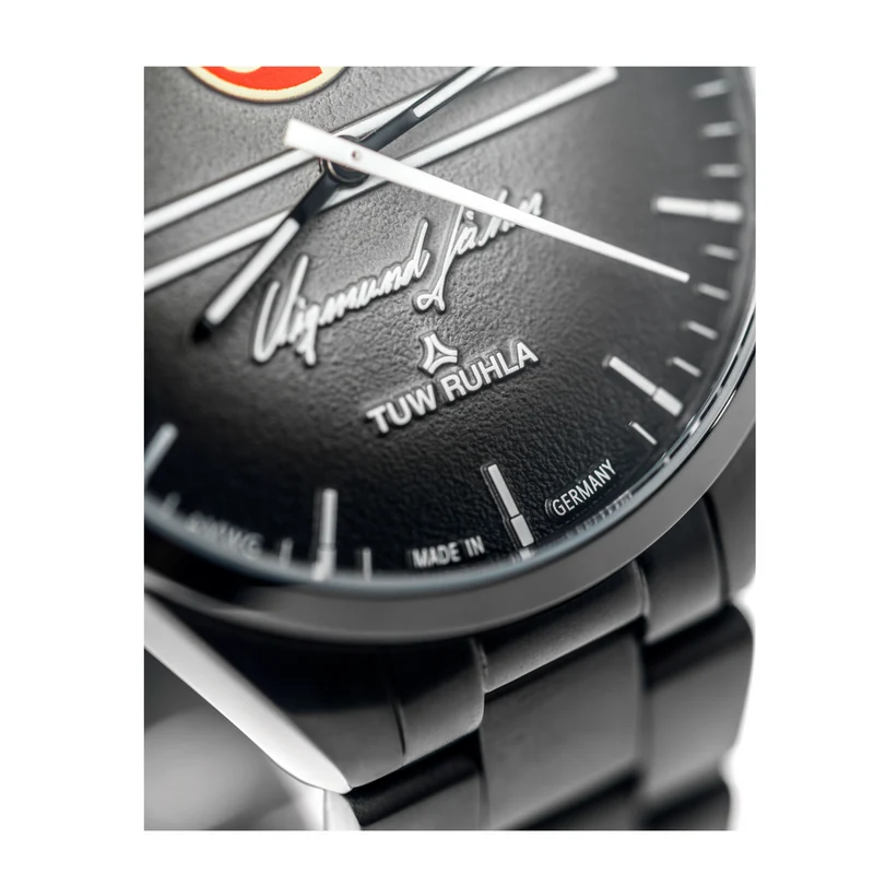 Interkosmos Jahn Black