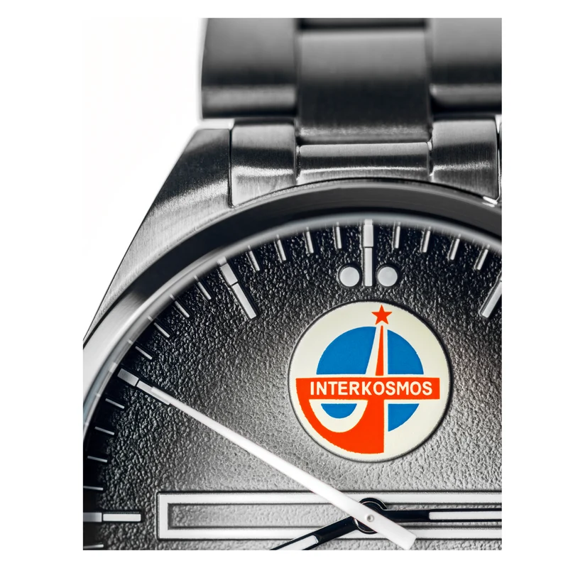 Interkosmos Jahn Black