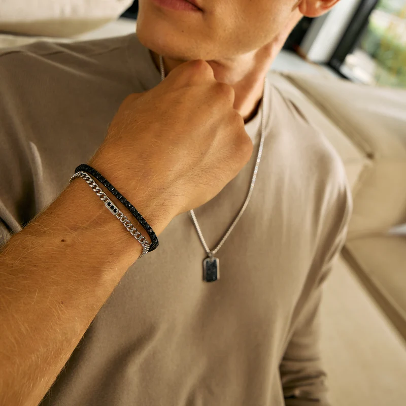 Kubanisches Gliederarmband mit schwarzem Stein