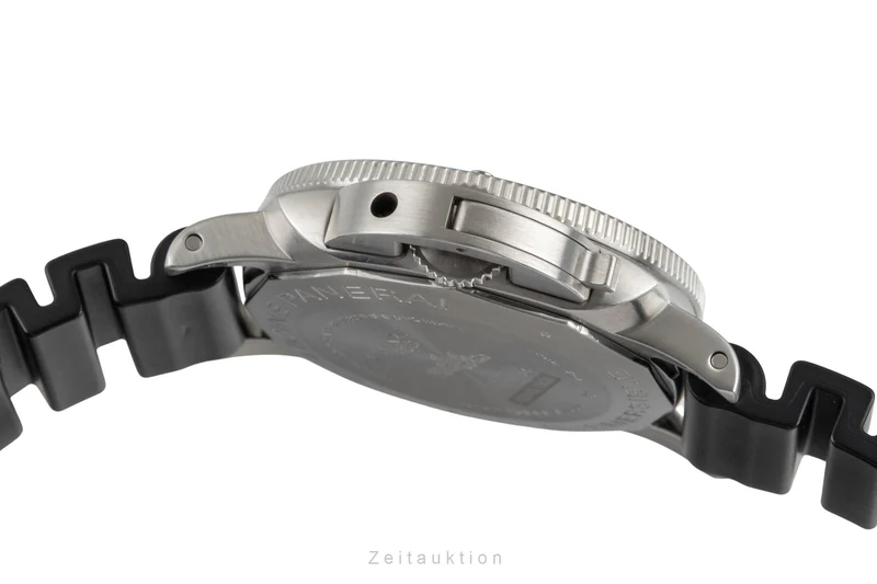 Panerai Submersible steel automatic men's watch PAM00973 LP: 9700EUR [2600617]