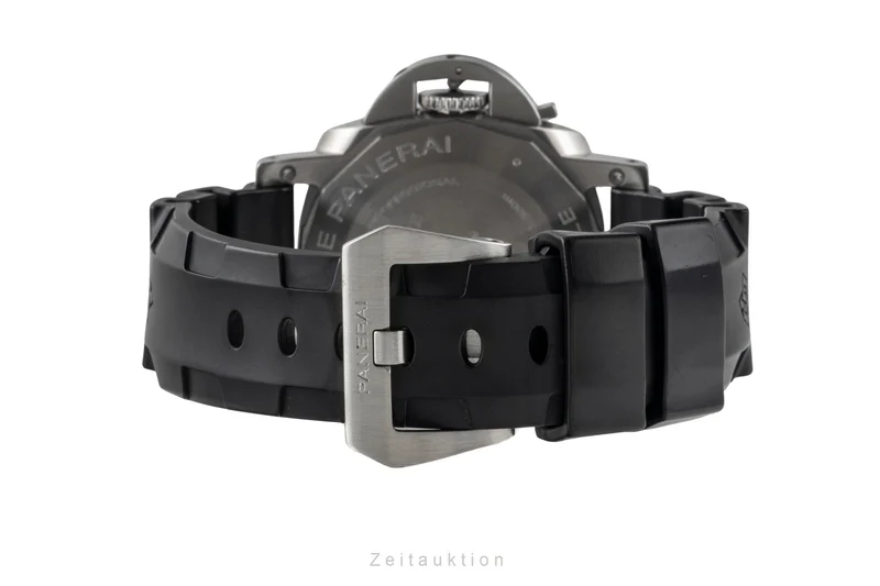 Panerai Submersible steel automatic men's watch PAM00973 LP: 9700EUR [2600617]
