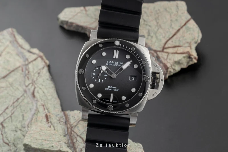 Panerai Submersible steel automatic men's watch PAM01288 LP: 11800EUR [2604598]
