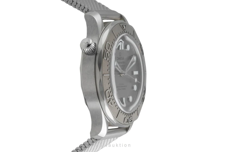 Omega Seamaster steel / titanium automatic men's watch 210.30.42.20.06.002 LP: 7100EUR [2604603]