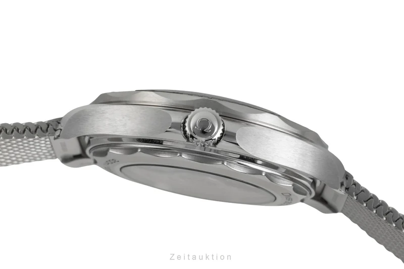 Omega Seamaster steel / titanium automatic men's watch 210.30.42.20.06.002 LP: 7100EUR [2604603]