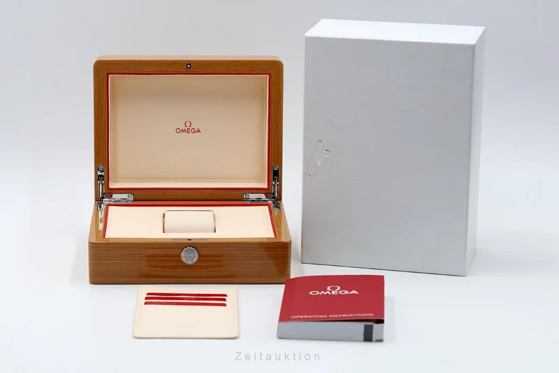 Omega Speedmaster chronograph steel automatic men's watch 304.30.44.52.01.001 LP: 12600EUR [2604684]