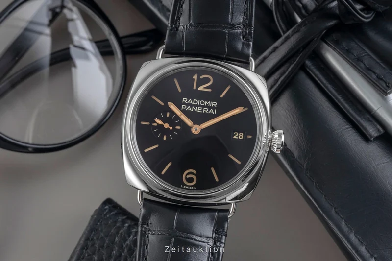 Panerai Radiomir steel automatic men's watch PAM01572 LP: 6300EUR [2604304]