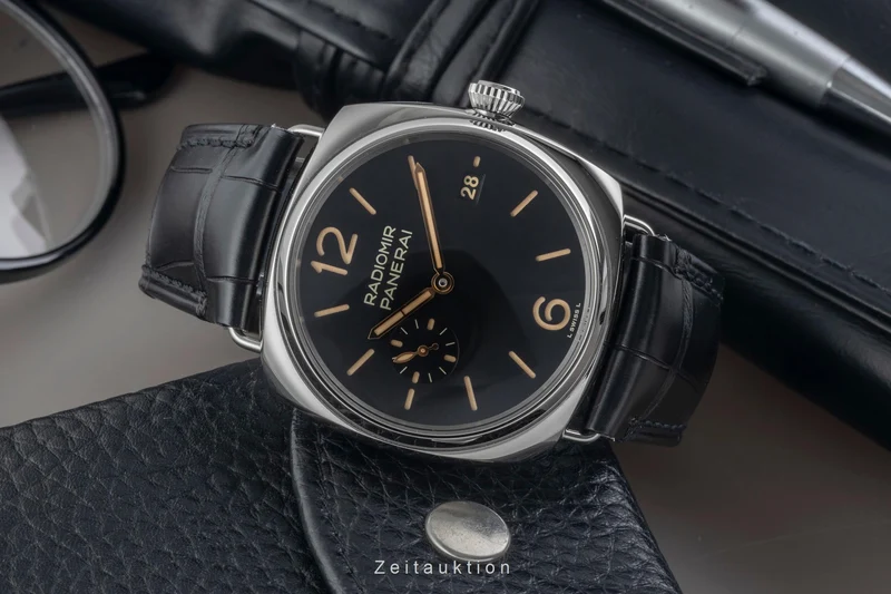 Panerai Radiomir steel automatic men's watch PAM01572 LP: 6300EUR [2604304]