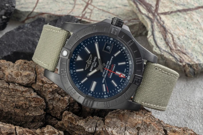 Breitling Avenger II GMT steel automatic men's watch M3239010/BF04 LP: 5650EUR [2604247]