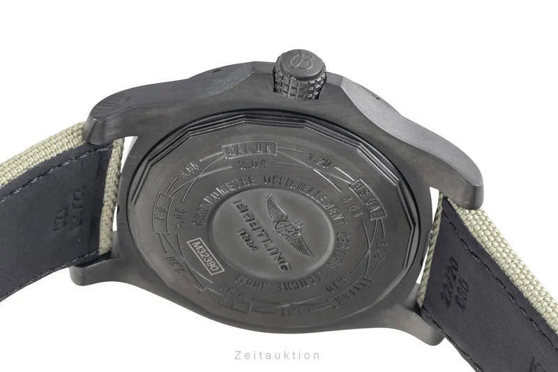 Breitling Avenger II GMT steel automatic men's watch M3239010/BF04 LP: 5650EUR [2604247]
