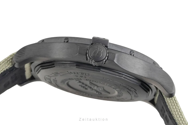 Breitling Avenger II GMT steel automatic men's watch M3239010/BF04 LP: 5650EUR [2604247]
