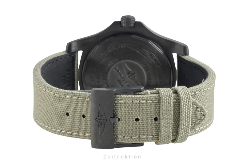 Breitling Avenger II GMT steel automatic men's watch M3239010/BF04 LP: 5650EUR [2604247]