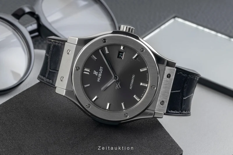Hublot Classic Fusion titanium automatic men's watch 542.NX.7071.LR VP: 8500EUR [2604327]