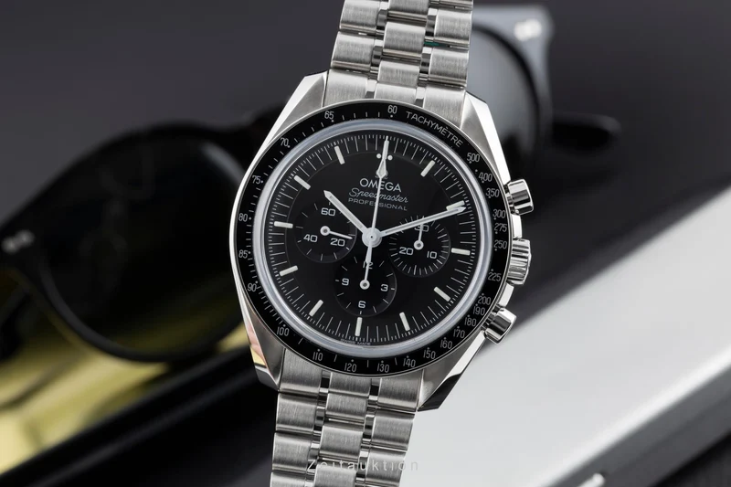 Omega Speedmaster Moonwatch chronograph steel manual winding men's watch 310.30.42.50.01.002 LP: 8700EUR [2604293]