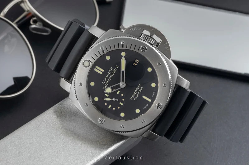 Panerai Submersible titanium automatic men's watch PAM00305 LP: 10900EUR [2604140]