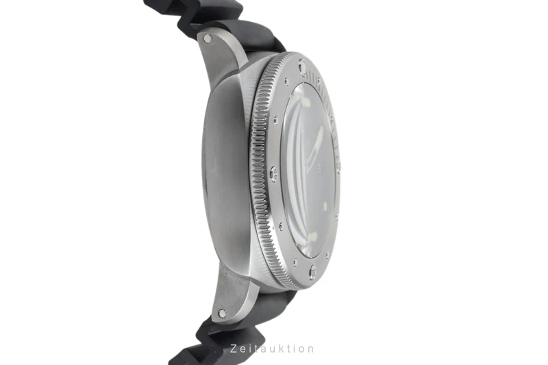 Panerai Submersible titanium automatic men's watch PAM00305 LP: 10900EUR [2604140]