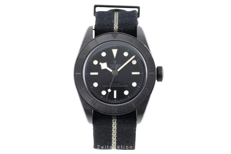 Tudor Black Bay ceramic / steel automatic men's watch M79210CNU-0001 LP: 5570EUR [2603950]
