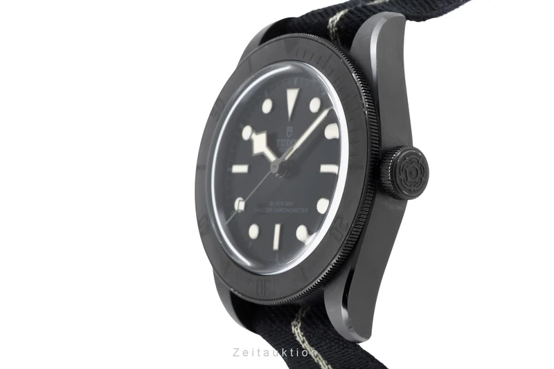 Tudor Black Bay ceramic / steel automatic men's watch M79210CNU-0001 LP: 5570EUR [2603950]