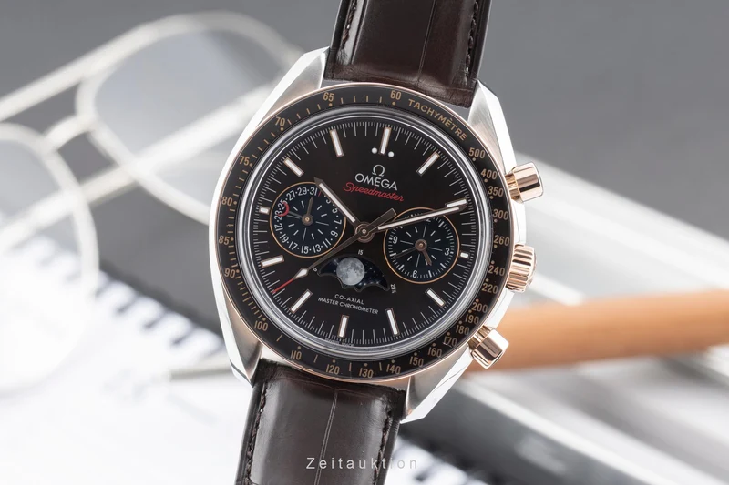 Omega Speedmaster chronograph steel / gold automatic men's watch 304.23.44.52.13.001 LP: 17500EUR [2604129]