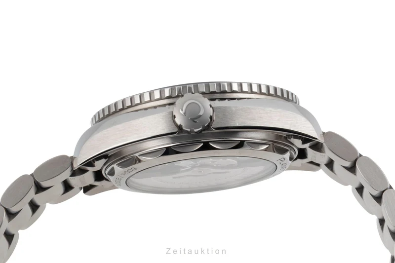 Omega Seamaster titanium automatic men's watch 215.90.44.21.99.001 [2604215]