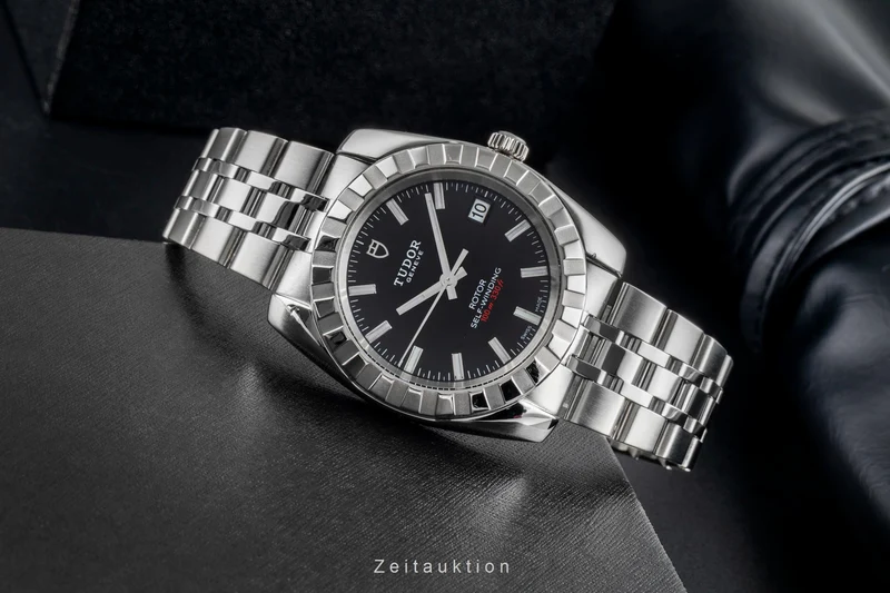 Tudor Classic Date steel automatic men's watch 21010 LP: 3110EUR [2603921]
