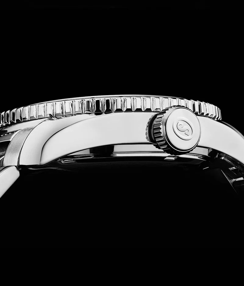 Stührling Voyager GMT 4017 Quartz GMT 42mm Diver