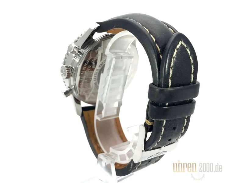 Breitling Navitimer World A24322-101 aus 2010 Deutsche Papiere