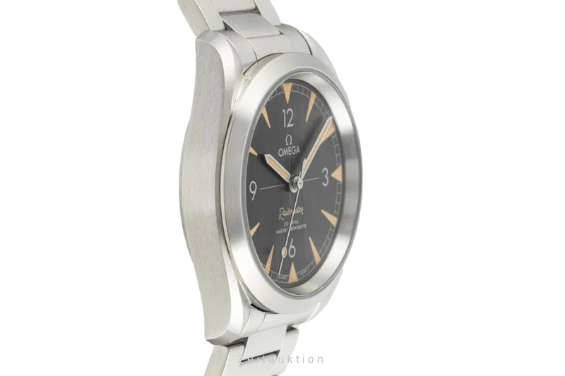 Omega Railmaster steel automatic men's watch 220.10.40.20.01.001 LP: 5400EUR [2205860]
