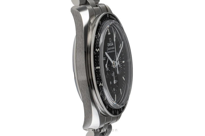 Omega Speedmaster Moonwatch chronograph steel manual winding men's watch 310.30.42.50.01.002 LP: 8000EUR [2205723]