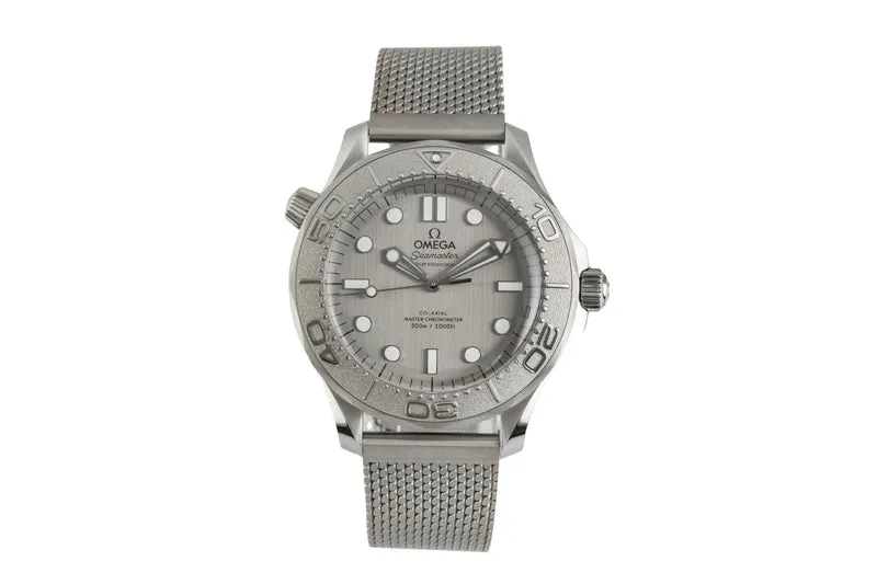 Omega Seamaster steel / titanium automatic men's watch 210.30.42.20.06.002 LP: 7100EUR [2603979]
