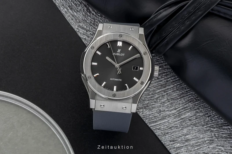 Hublot Classic Fusion titanium automatic men's watch 542.NX.7071.LR LP: 8500EUR [2603795]
