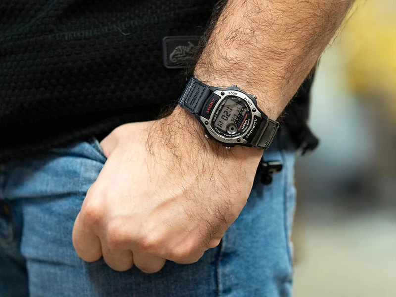 Casio Collection W-220HF-8AVEF