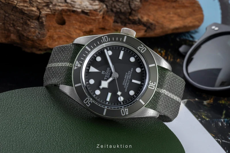 Tudor Black Bay silver automatic men's watch 79010SG-0002 LP: 5100EUR [2603872]