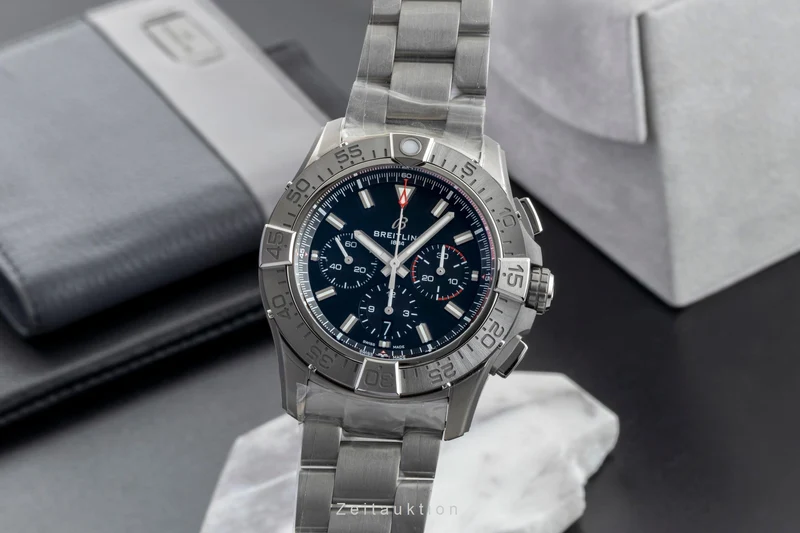 Breitling Avenger chronograph titanium automatic men's watch EB0148101B1E1 LP: 10150EUR [2603650]