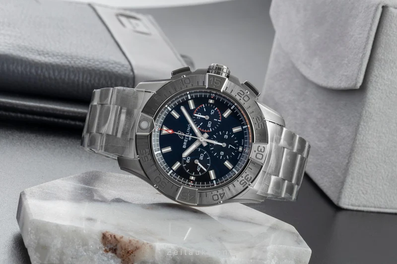 Breitling Avenger chronograph titanium automatic men's watch EB0148101B1E1 LP: 10150EUR [2603650]