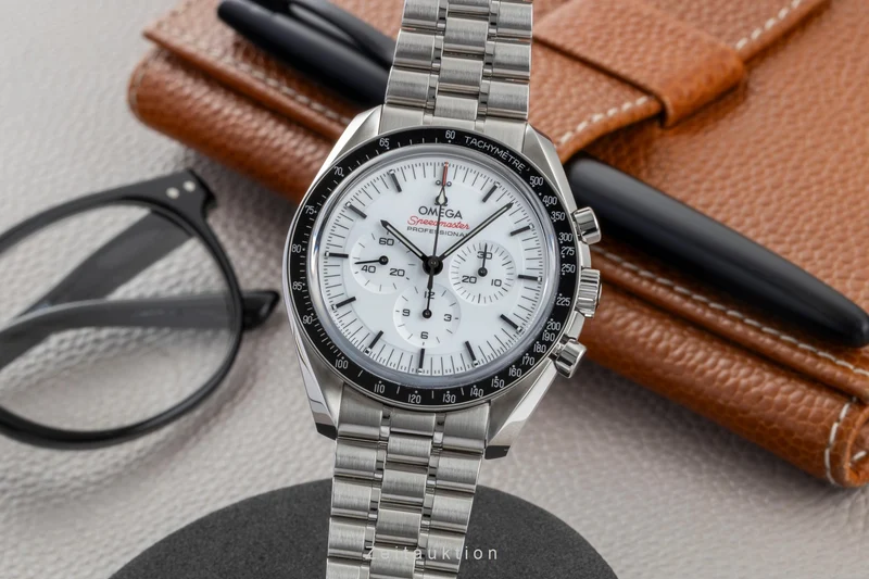 Omega Speedmaster Moonwatch chronograph steel manual winding men's watch 310.30.42.50.04.001 LP: 8800EUR [2603545]