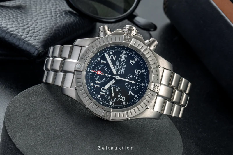 Breitling Avenger chronograph titanium automatic men's watch E13360 [2603222]