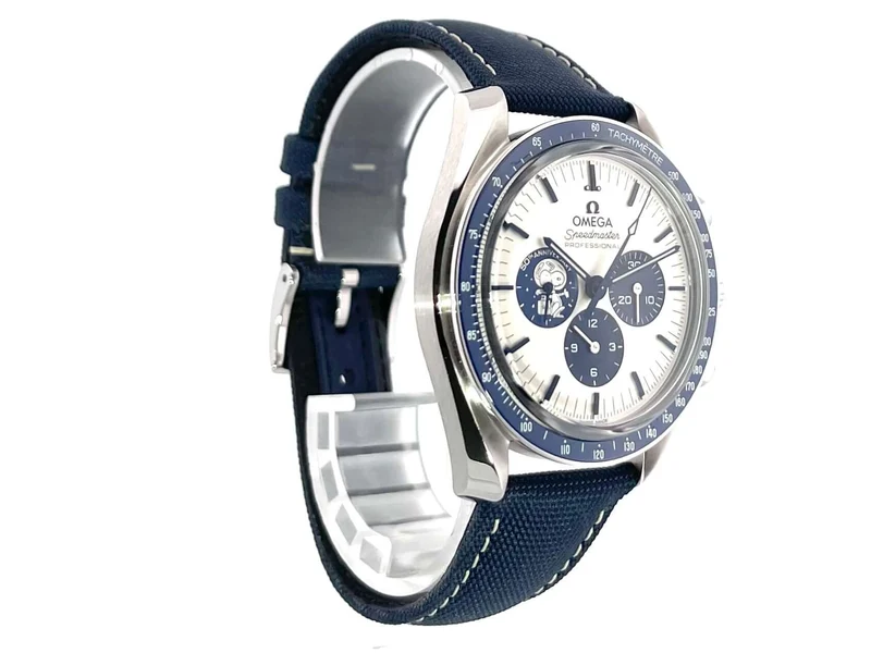 Omega Speedmaster Moonwatch Silver Snoopy Award 310.32.42.50.02.001