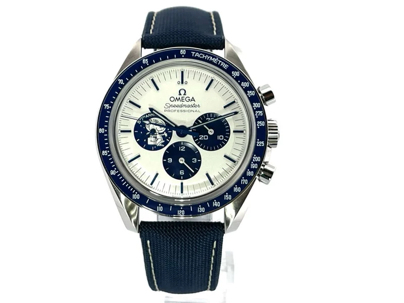 Omega Speedmaster Moonwatch Silver Snoopy Award 310.32.42.50.02.001