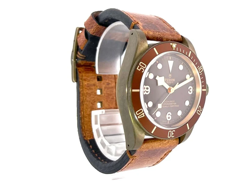 Tudor Heritage Black Bay Bronze 79250BM Leder