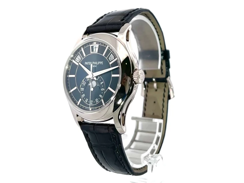 Patek Philippe Complications Annual Calendar Mondphase 5205G-013 aus 2021