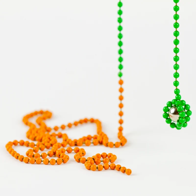 UNO - Interactiver MAGNETSCHMUCK (Zweifarbig) von Luis Pons