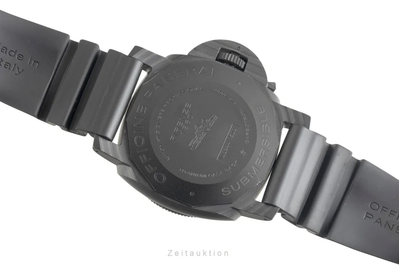 Panerai Submersible carbon automatic men's watch PAM01616 LP: 19500EUR [2603189]
