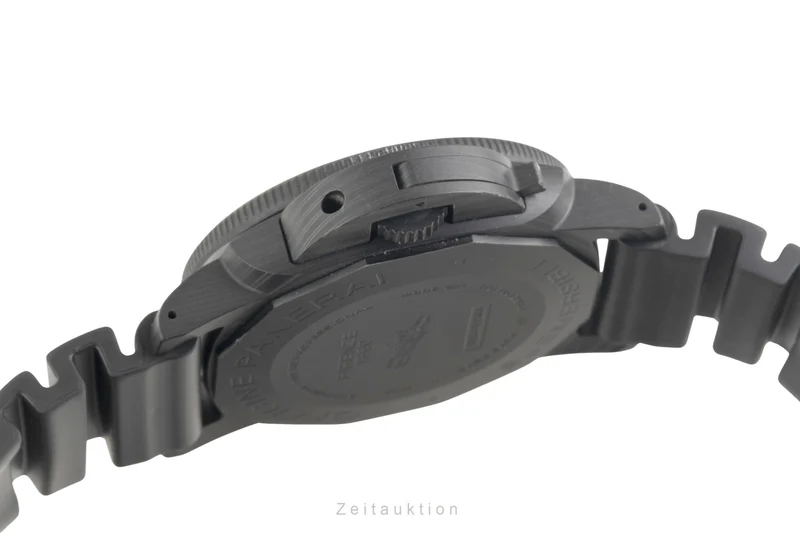 Panerai Submersible carbon automatic men's watch PAM01616 LP: 19500EUR [2603189]