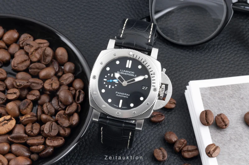 Panerai Submersible steel automatic men's watch PAM00682 [2602779]