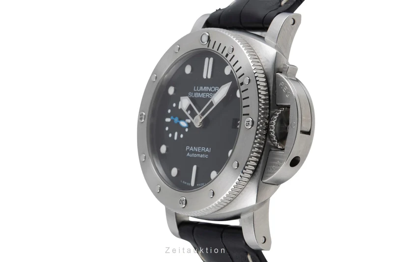 Panerai Submersible steel automatic men's watch PAM00682 [2602779]