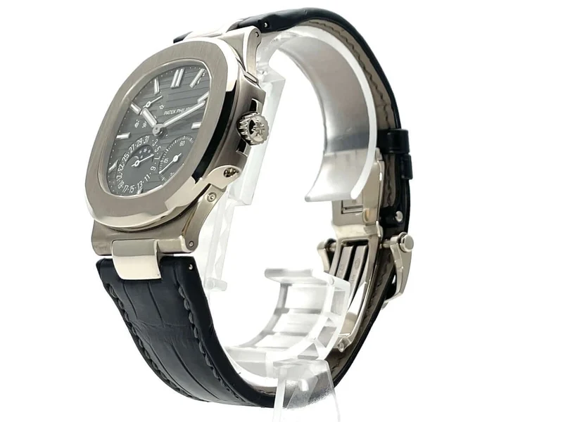 Patek Philippe Nautilus 5712G-001 Weißgold aus 2016 Deutsche Papiere
