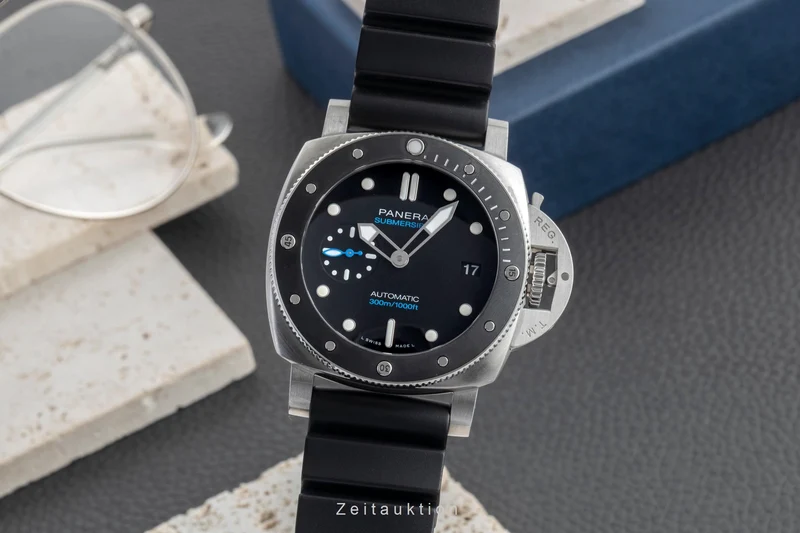 Panerai Submersible steel automatic men's watch PAM00683 LP: 9700EUR [2602648]
