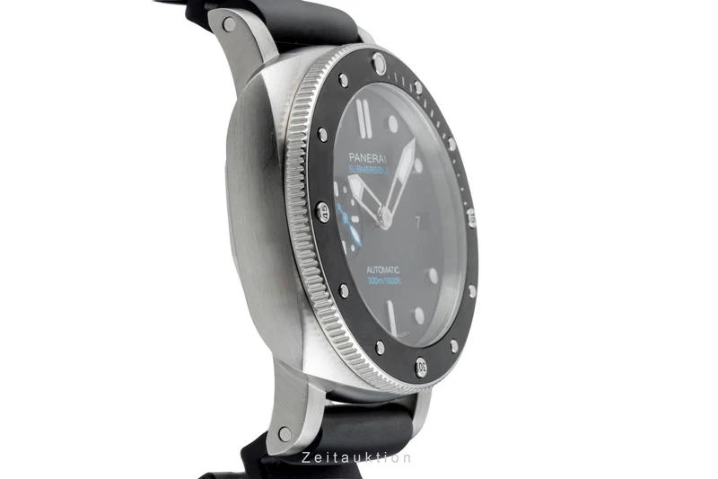 Panerai Submersible steel automatic men's watch PAM00683 LP: 9700EUR [2602648]