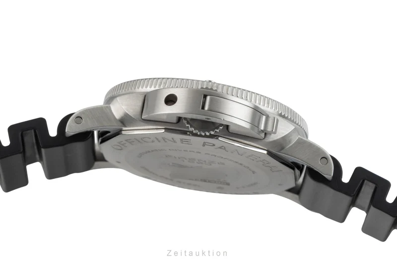 Panerai Submersible steel automatic men's watch PAM00683 LP: 9700EUR [2602648]